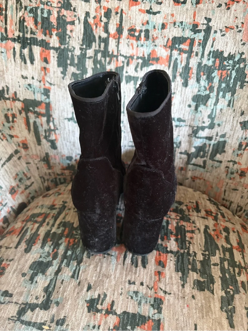 Women's Black Velvet Ankle Boots Size 6 Shoedazzle
